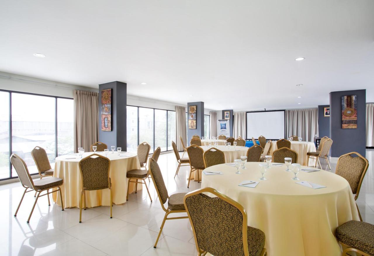 Ibis Budget Jakarta Daan Mogot Luaran gambar