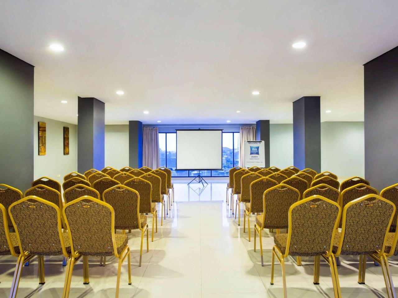Ibis Budget Jakarta Daan Mogot Luaran gambar